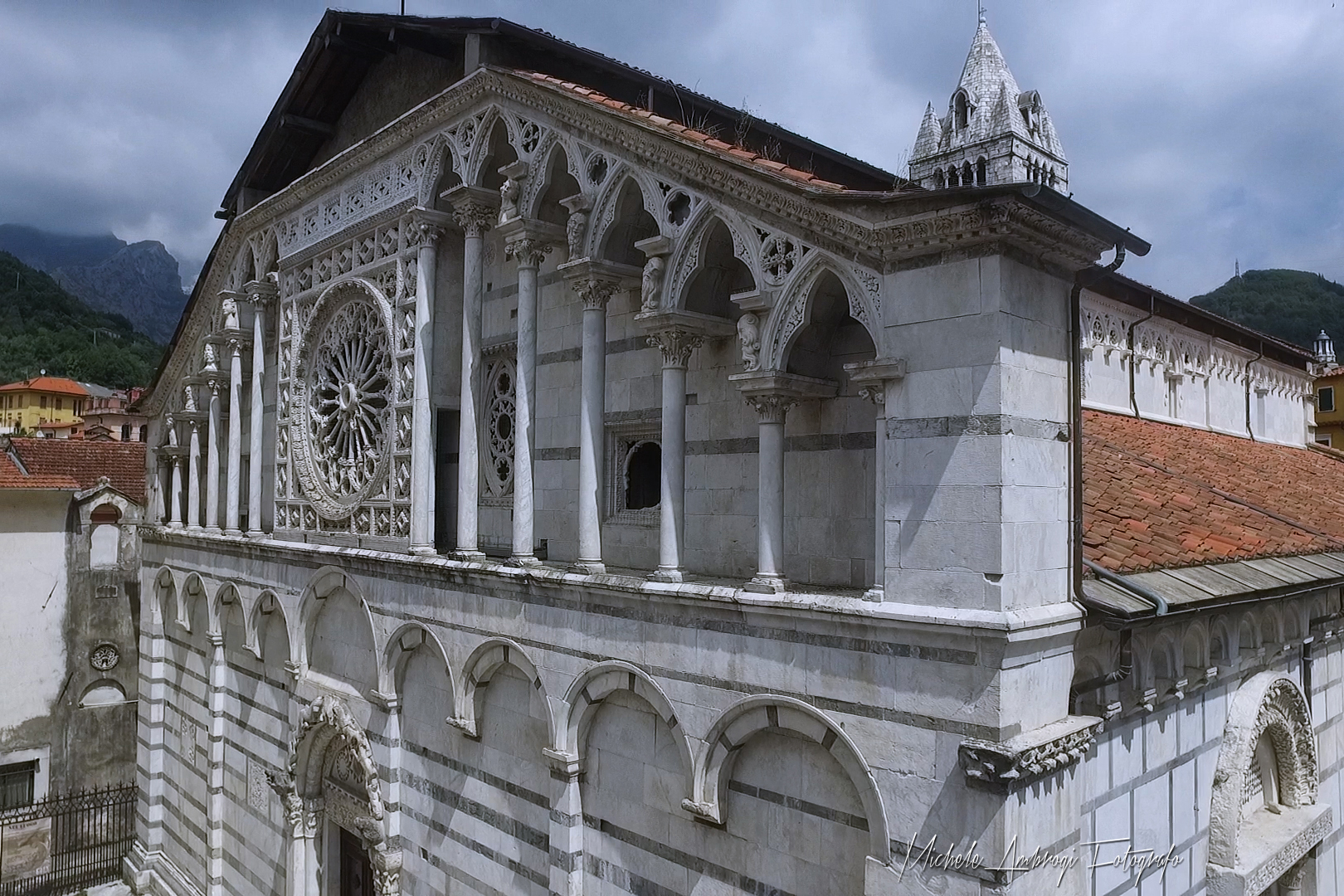 PASSEGGIANDO PER CARRARA